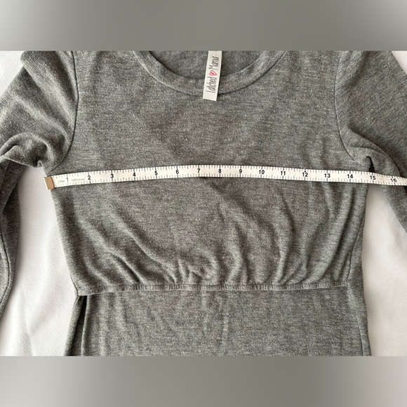 Latched Mama everyday nursing sweater crew neck long sleeve - Heathered grey - Picture 8 of 13